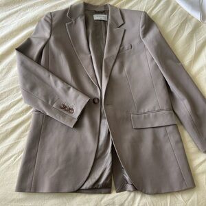 Aritzia women’s blazer